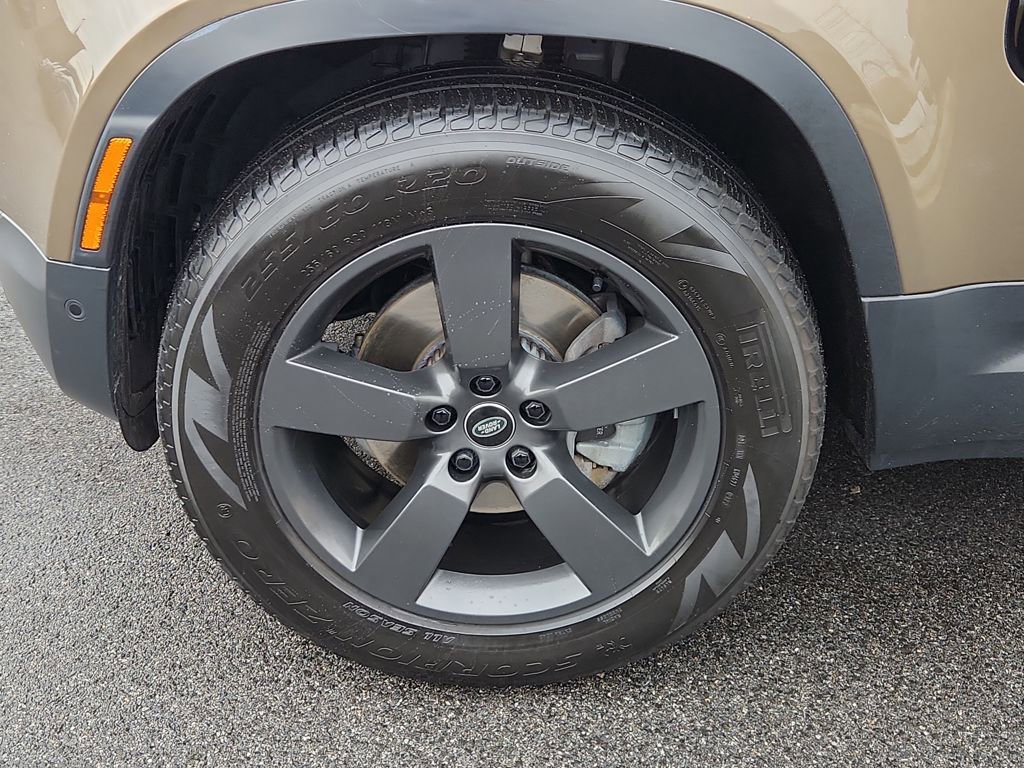 Used 2023 Land Rover Defender 110 S image 9