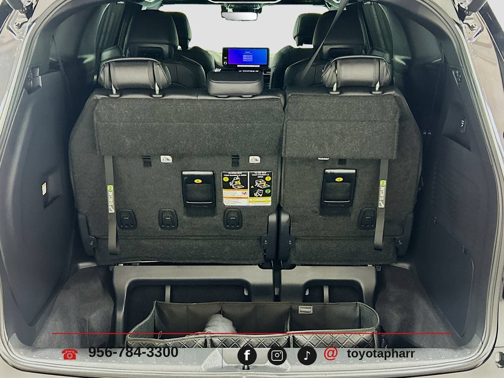 Used 2025 Toyota Sienna Platinum FWD image 27