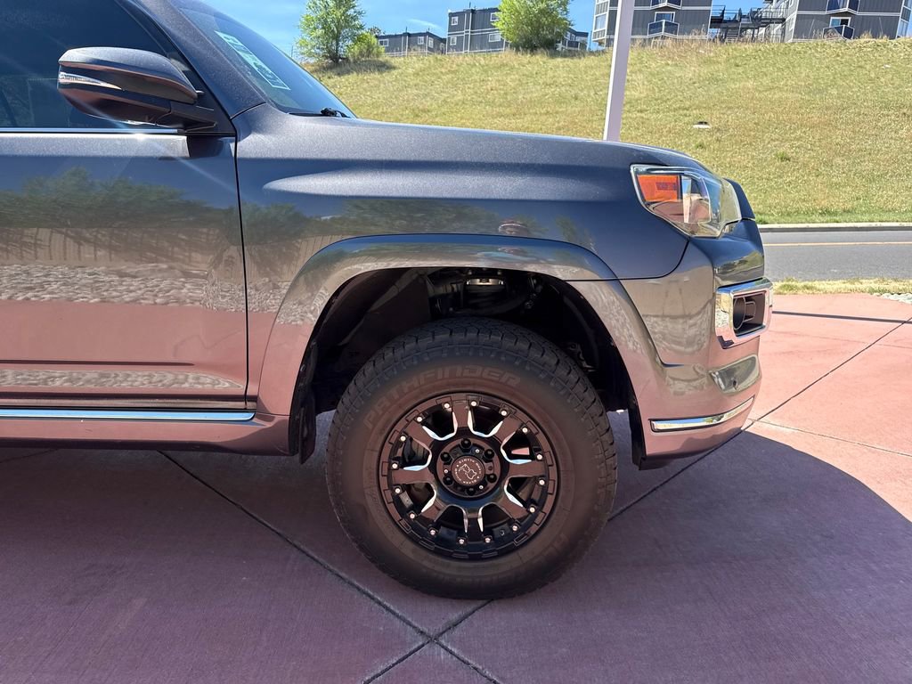 Used 2017 Toyota 4Runner Limited image 32