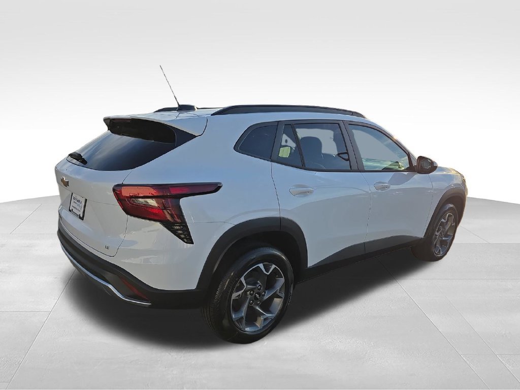 New 2026 Chevrolet Trax LT w/ LT Convenience Package FWD image 5