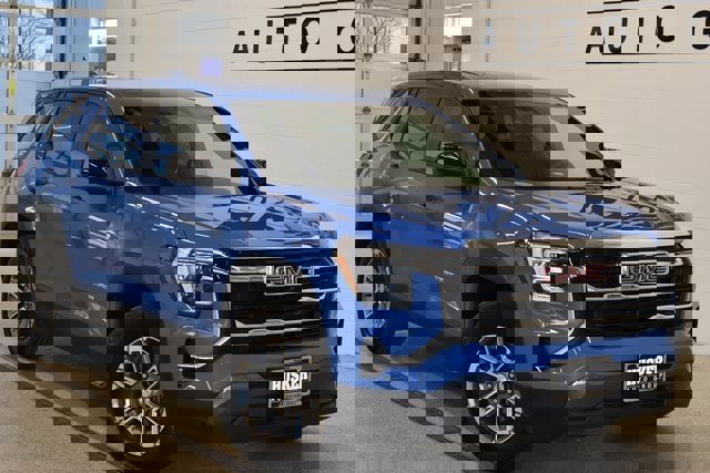 Used 2025 GMC Terrain Elevation w/ Technology Package II image 1