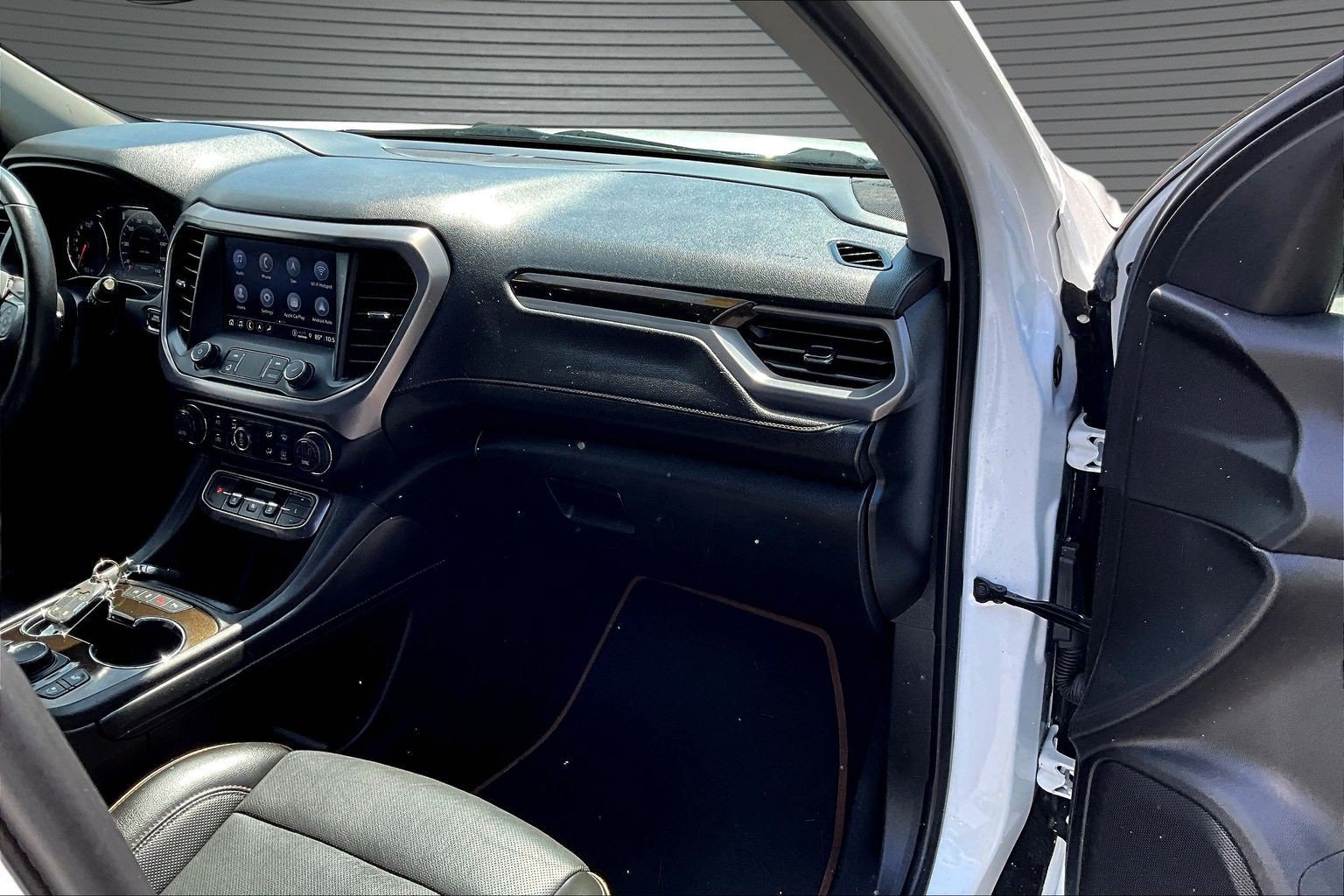 Used 2022 GMC Acadia AT4 w/ Technology Package AWD/4WD image 18