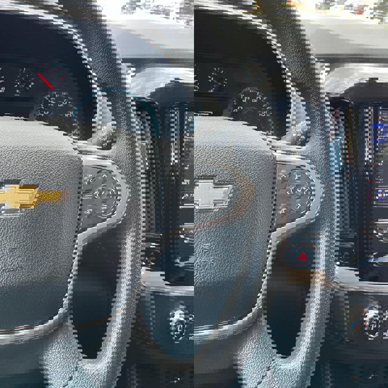 Used 2020 Chevrolet Traverse LS image 14