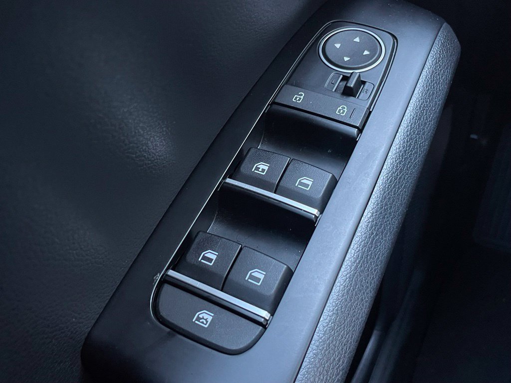 Used 2025 Kia Soul S FWD image 12
