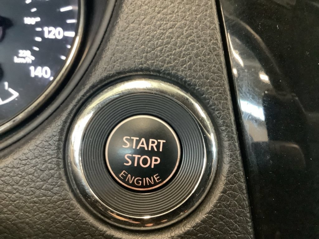 Used 2020 Nissan Rogue SV AWD/4WD image 22