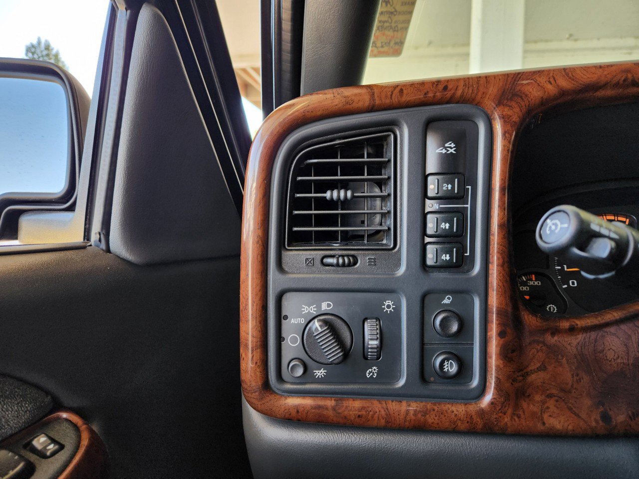 Used 2003 GMC Sierra 2500 SLT w/ SLT Preferred Equipment Group image 10