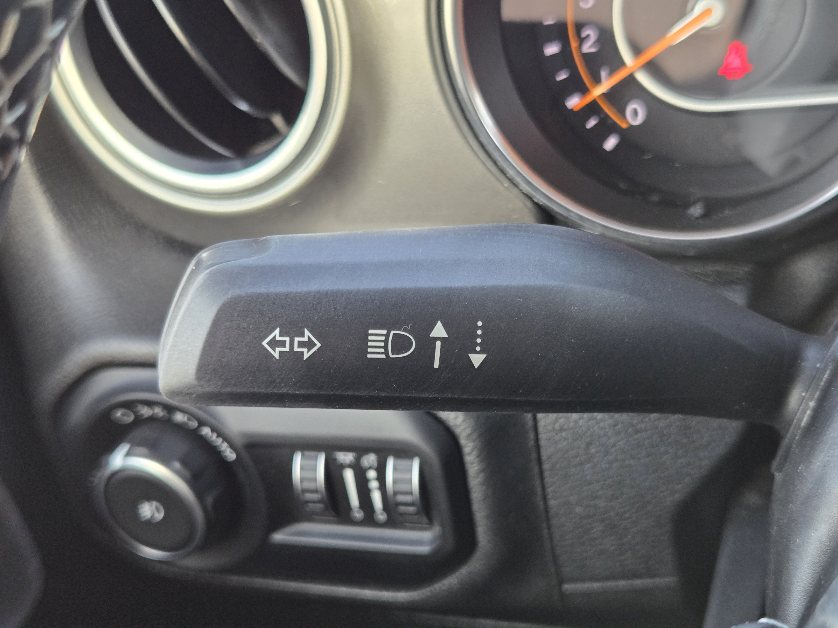 Used 2019 Jeep Wrangler Unlimited Sahara AWD/4WD image 19