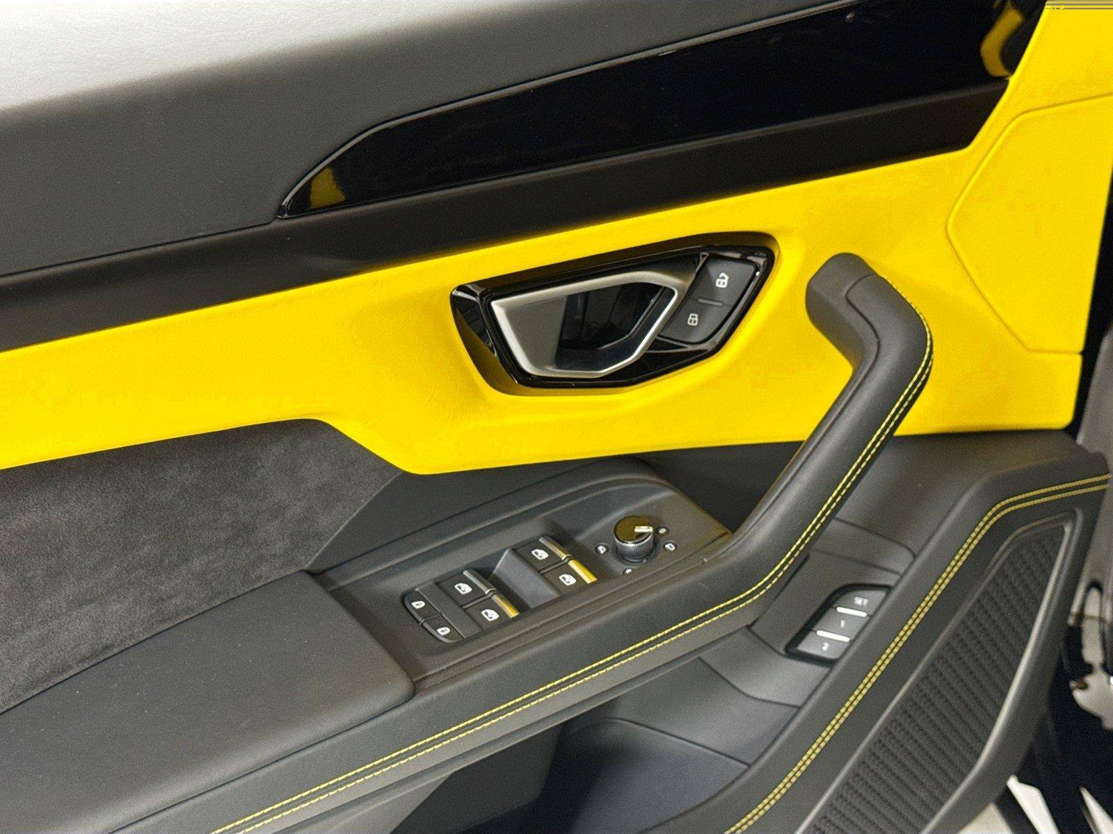 Used 2024 Lamborghini Urus S AWD/4WD image 13