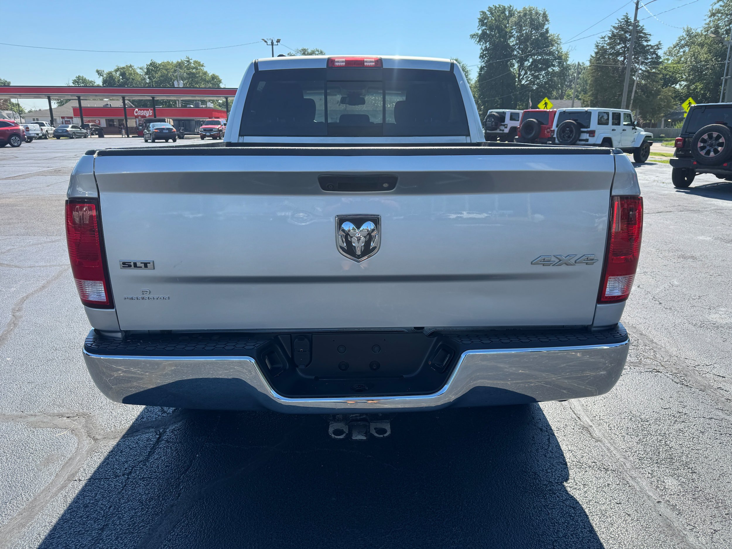 Used 2017 RAM 1500 Classic SLT AWD/4WD image 6