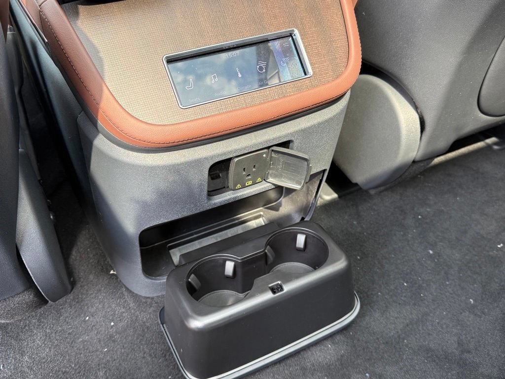 New 2027 Lincoln Navigator Reserve AWD/4WD image 12