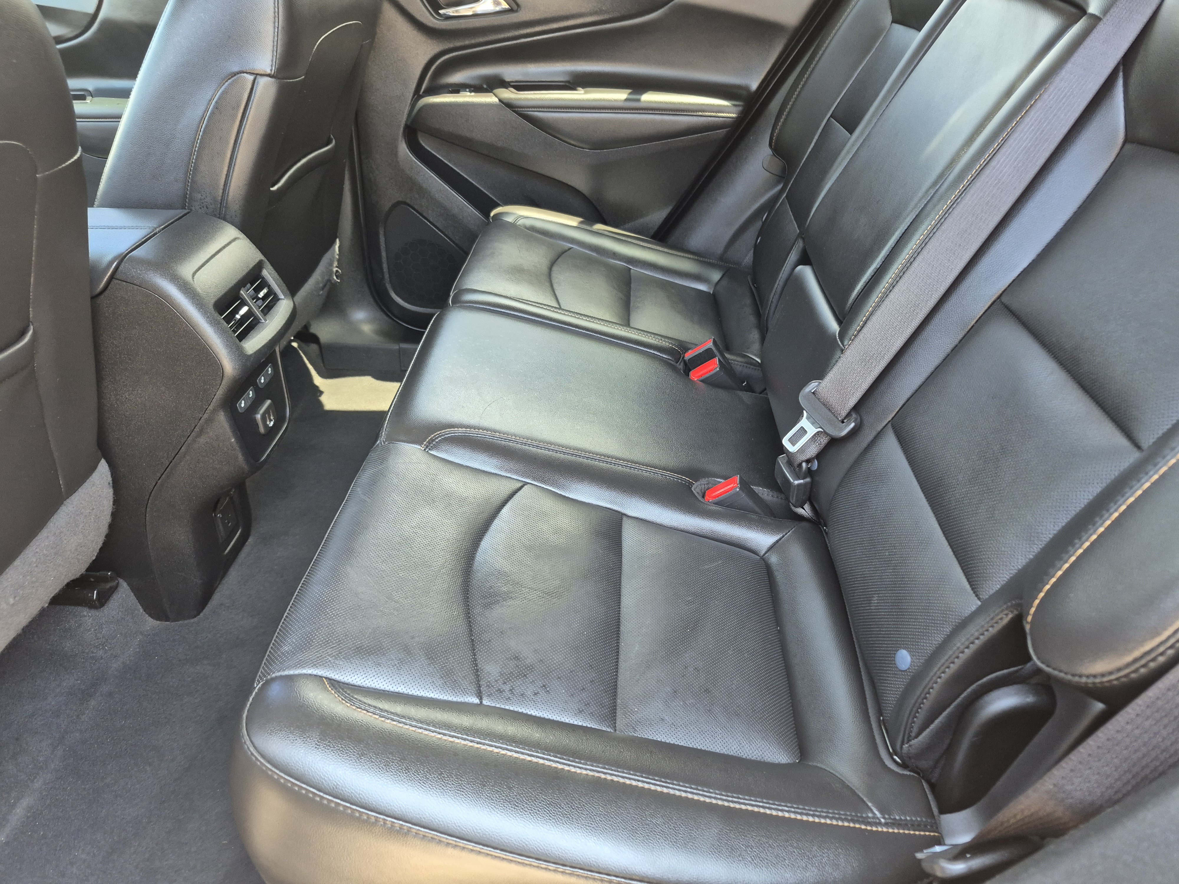 Used 2020 Chevrolet Equinox Premier AWD/4WD image 17