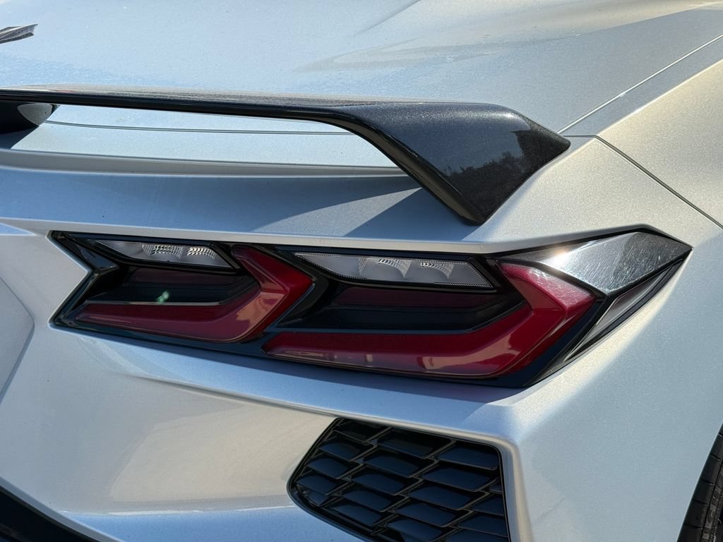 Used 2021 Chevrolet Corvette Stingray Premium Cpe w/ Z51 Performance Package RWD image 3