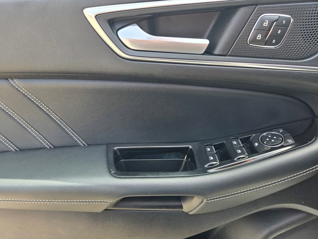 Used 2019 Ford Edge ST AWD/4WD image 16