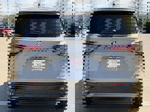 Used 2025 Toyota Sienna XSE image 5
