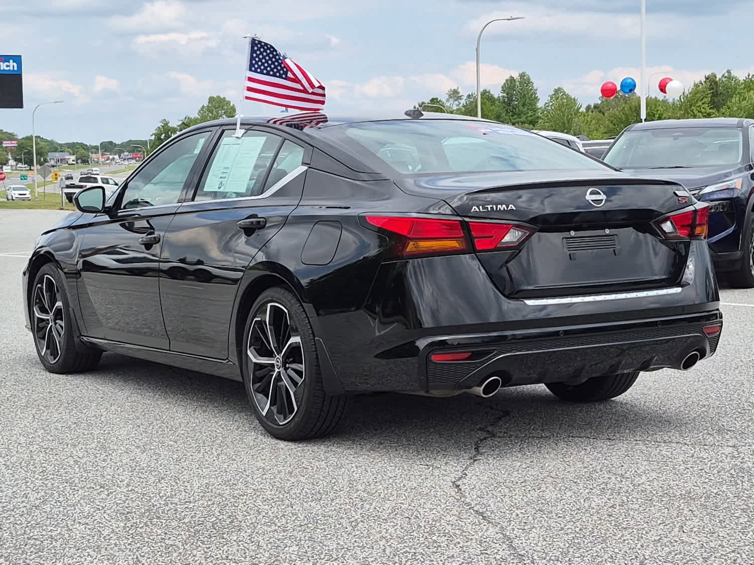 Used 2023 Nissan Altima 2.5 SR FWD image 4