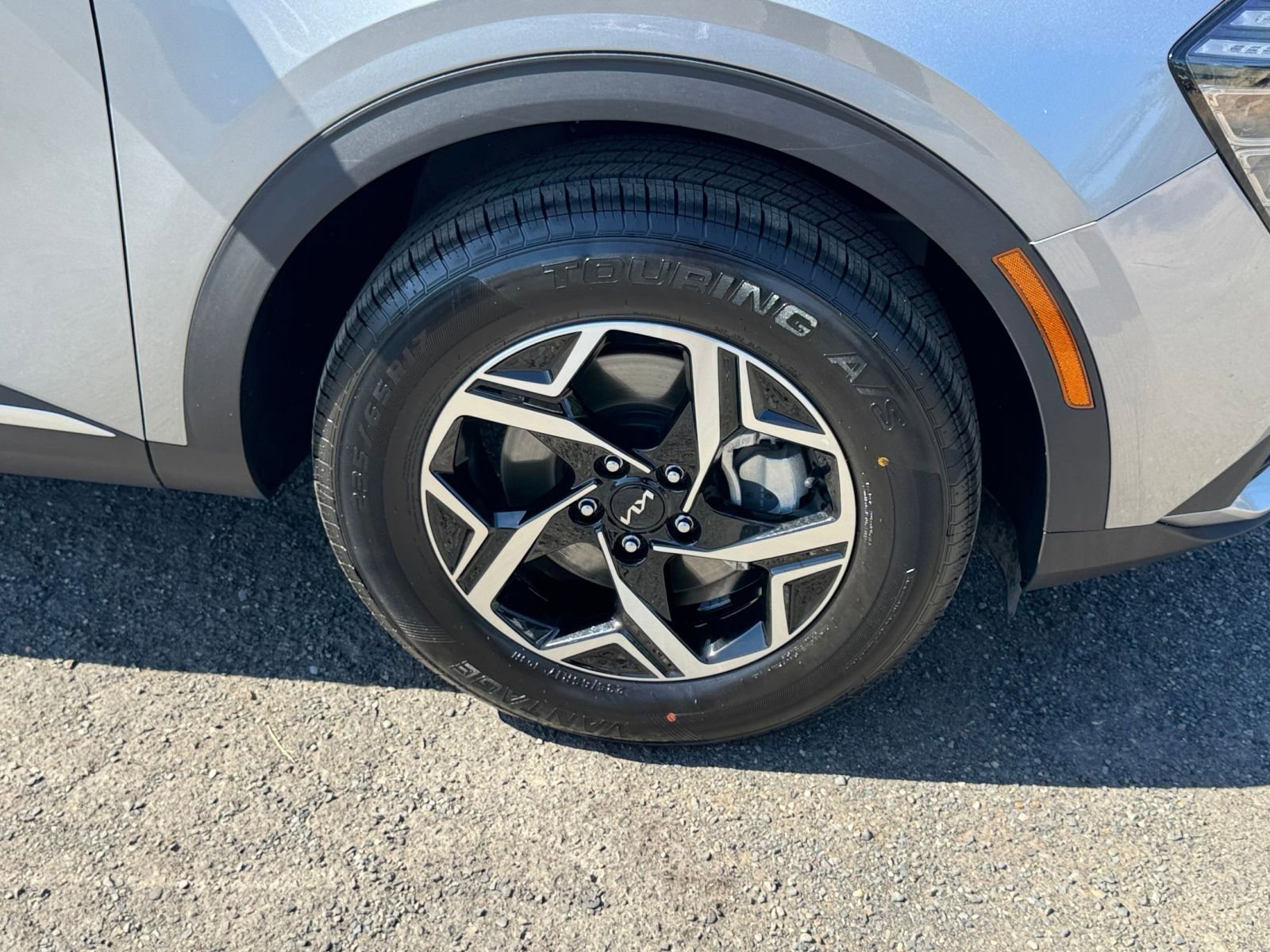 Used 2025 Kia Sportage LX image 29