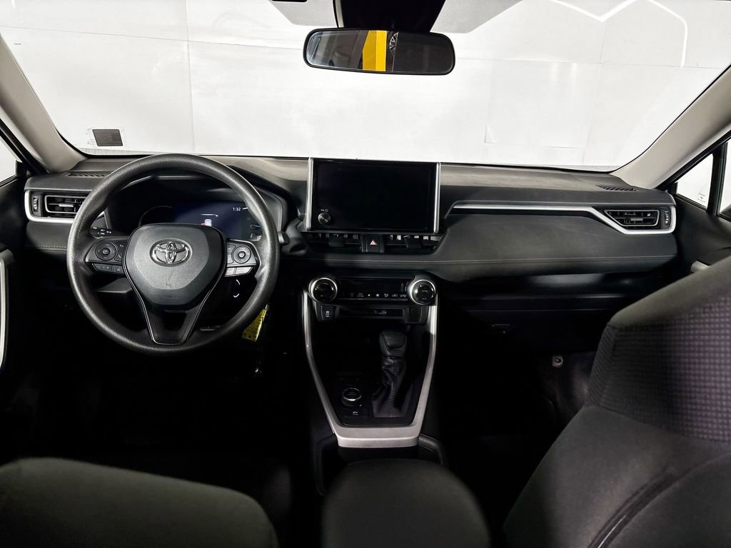 Used 2024 Toyota RAV4 LE AWD/4WD image 12