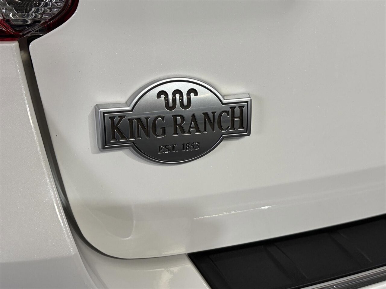 Used 2021 Ford Explorer King Ranch w/ Premium Technology Package AWD/4WD image 11