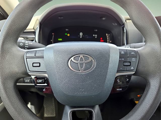 Used 2025 Toyota Camry LE image 24
