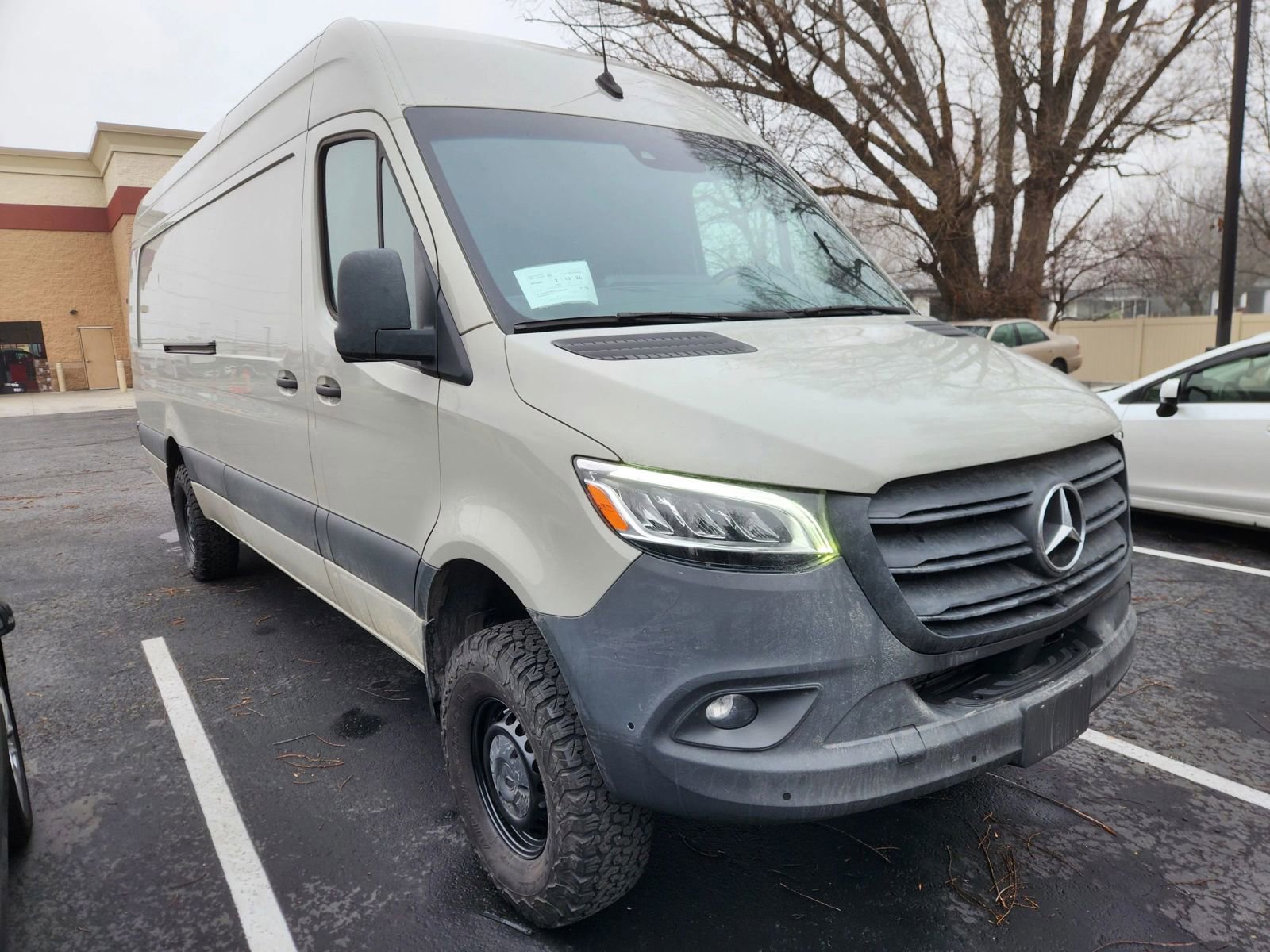 Used 2023 Mercedes-Benz Sprinter 2500 image 2