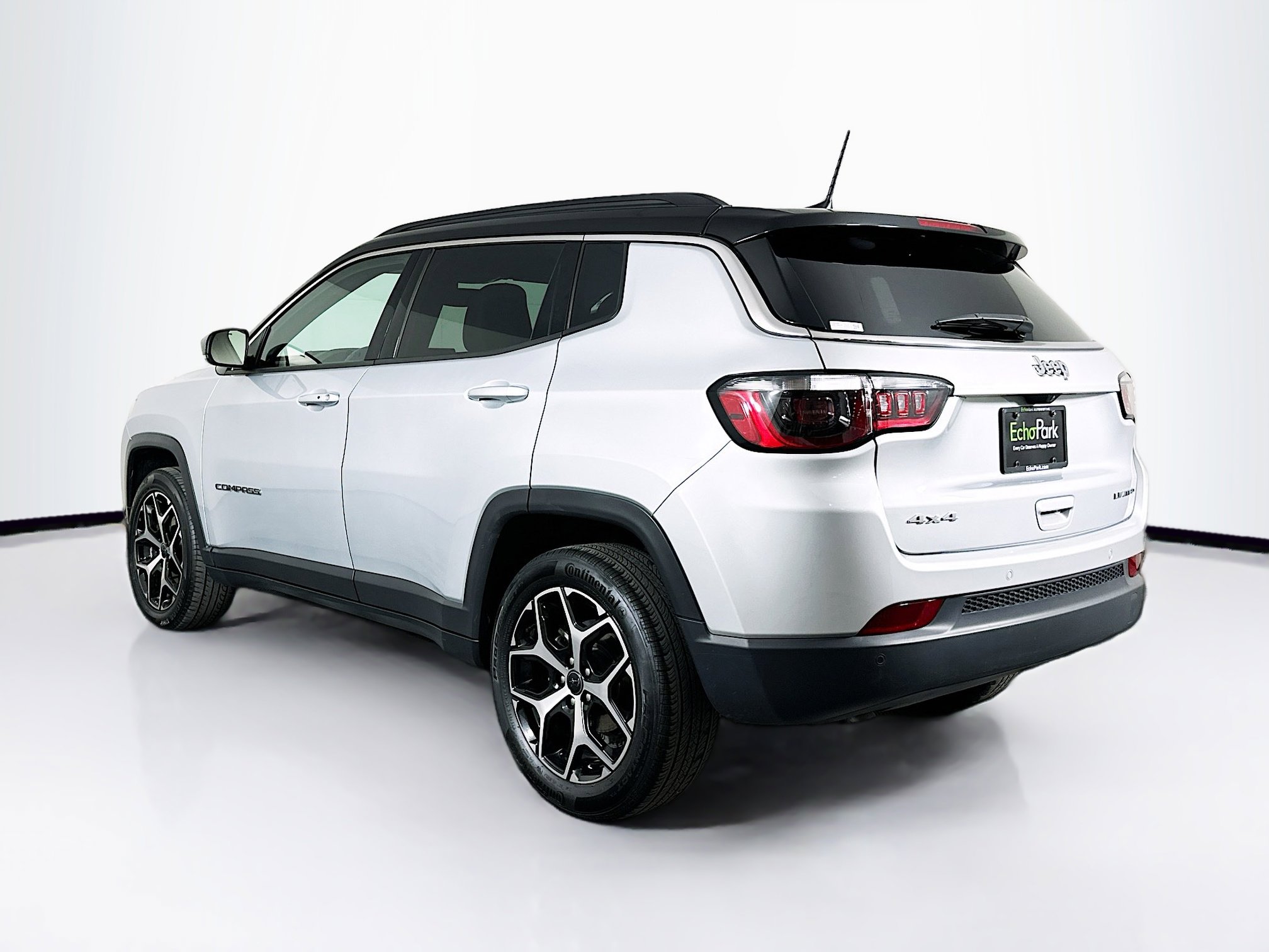 Used 2025 Jeep Compass Limited image 5