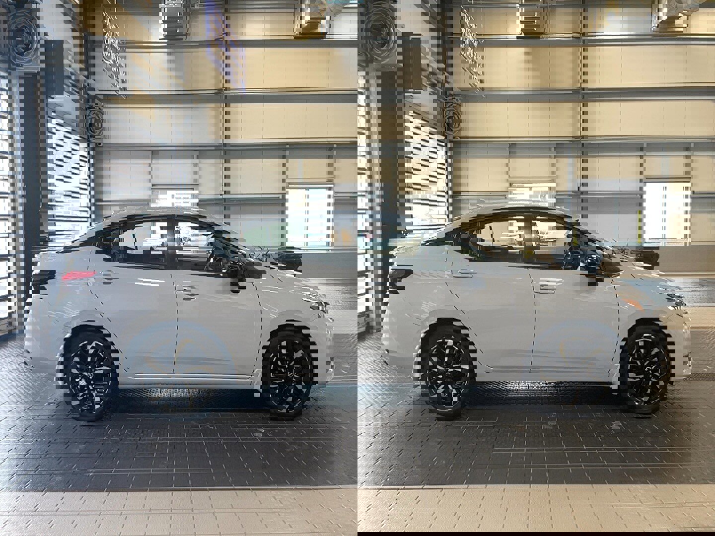 Used 2024 Nissan Versa SR w/ Trunk Package image 4