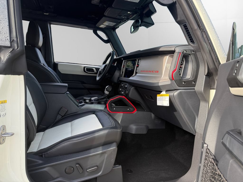 New 2026 Ford Bronco Outer Banks w/ Sasquatch Package AWD/4WD image 15
