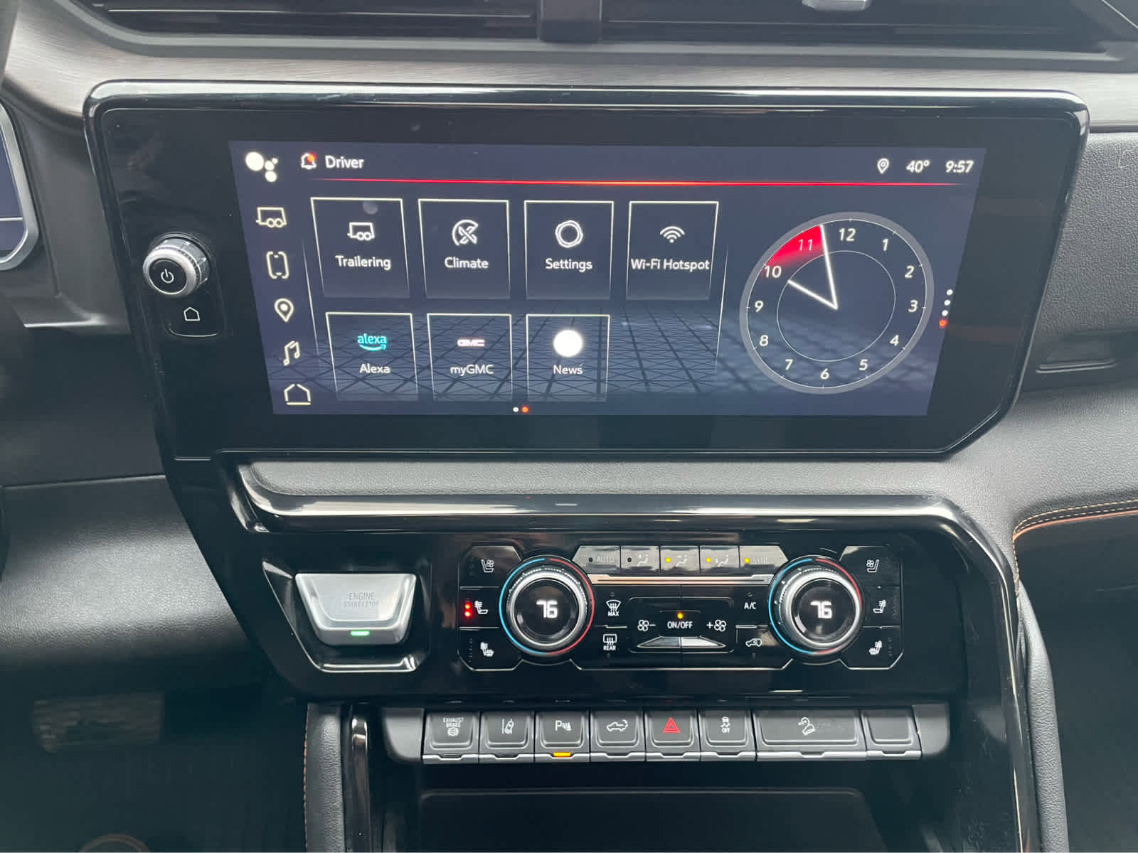 Used 2025 GMC Sierra 2500 AT4 w/ AT4 Premium Plus Package image 25