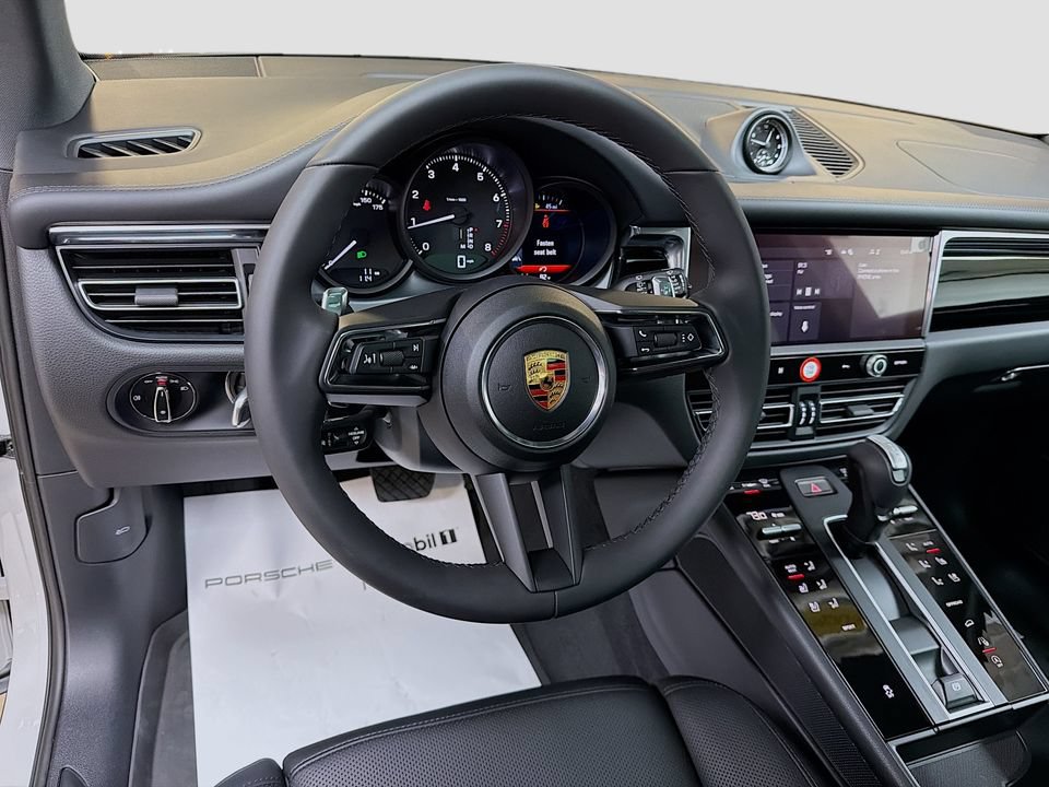 New 2026 Porsche Macan AWD/4WD image 12