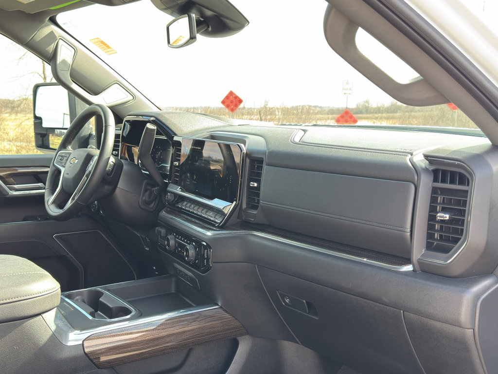 Used 2025 Chevrolet Silverado 3500 LT w/ All Star Edition image 29