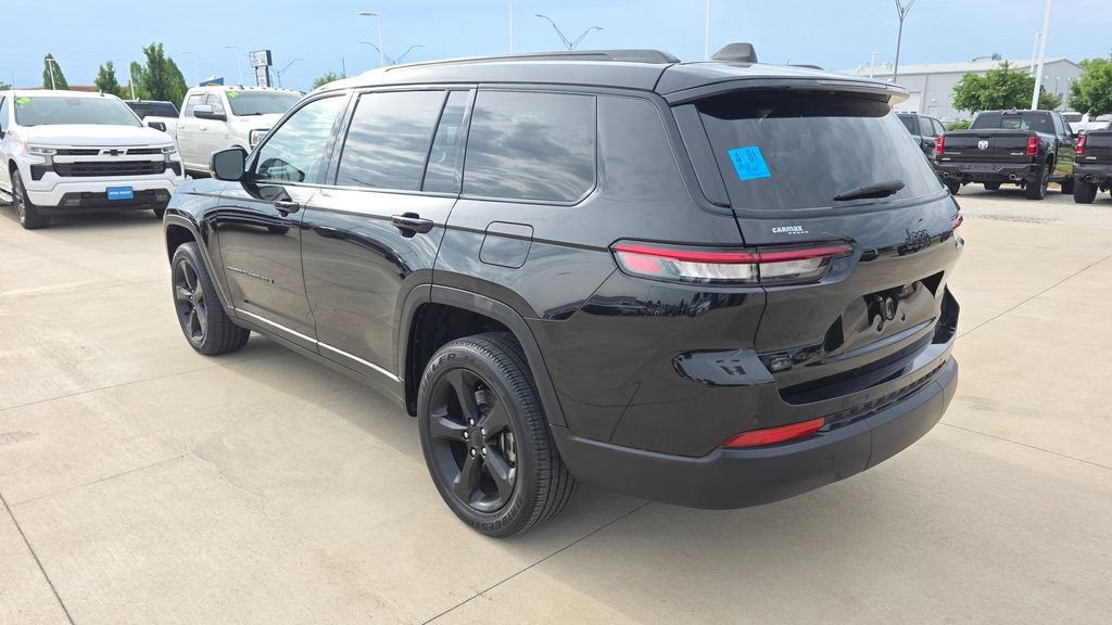 Used 2023 Jeep Grand Cherokee L Laredo AWD/4WD image 3