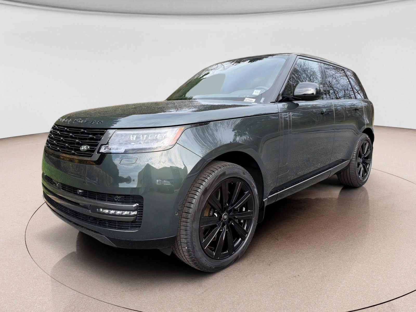New 2025 Land Rover Range Rover SE image 1