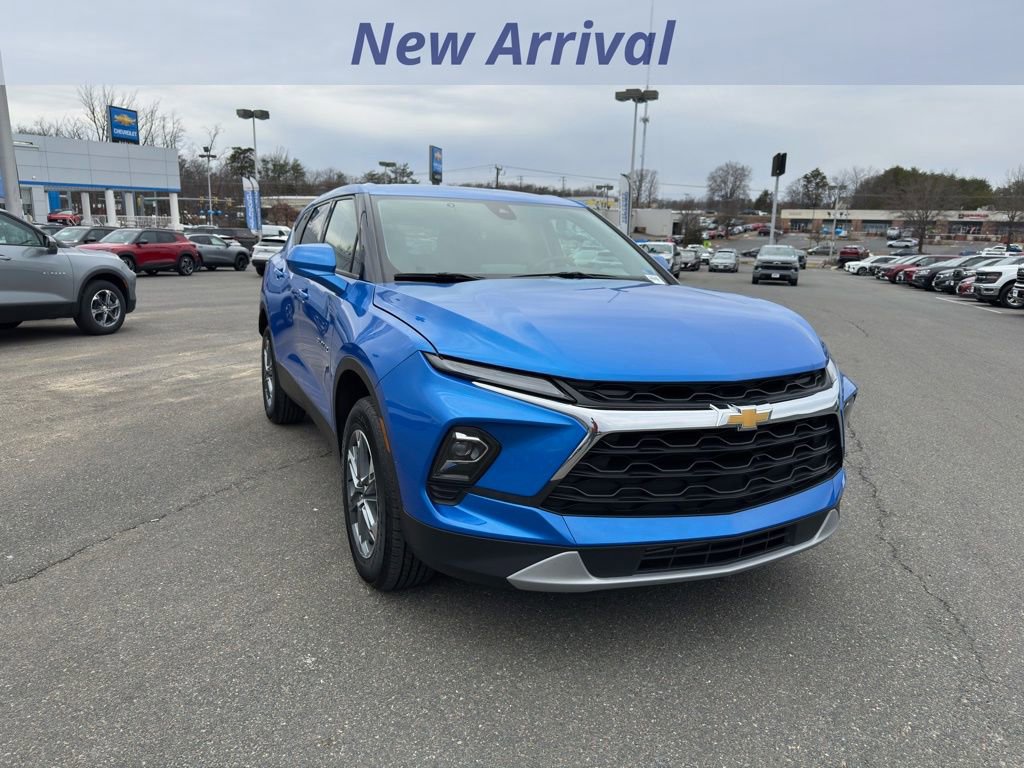Certified 2025 Chevrolet Blazer LT image 2