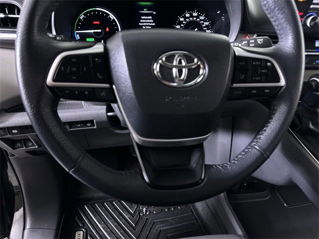 Used 2024 Toyota Sienna XLE image 11