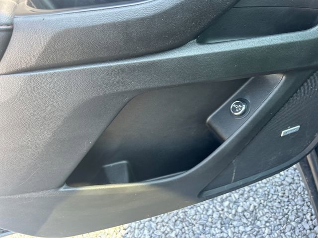 Used 2022 Chevrolet Traverse RS image 33