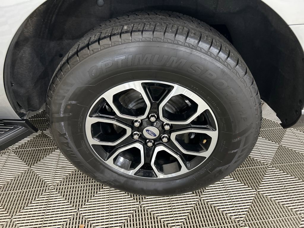 Used 2024 Ford Expedition XLT image 16