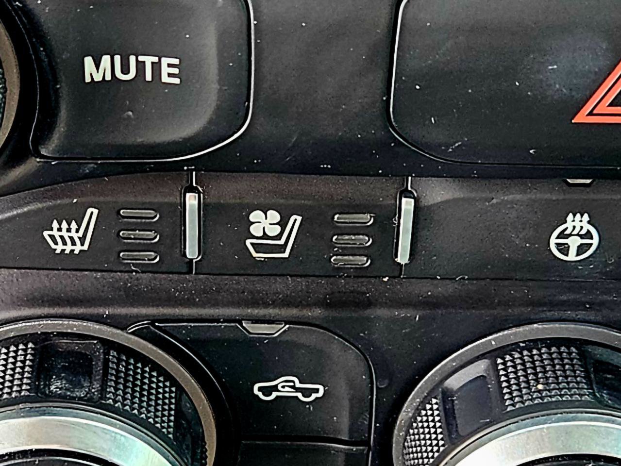 Used 2019 RAM 1500 Laramie AWD/4WD image 19