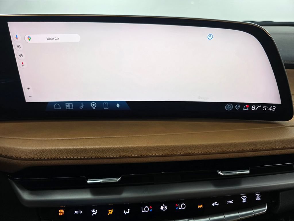 Used 2025 Cadillac XT4 Premium Luxury w/ Technology Package AWD/4WD image 23