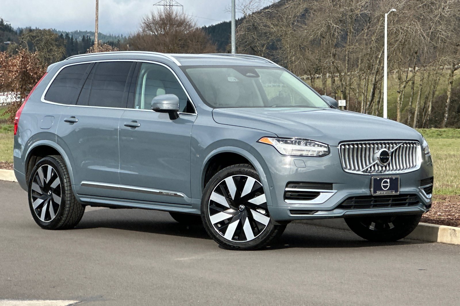 Used 2023 Volvo XC90 T8 Ultimate image 1
