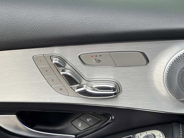 Used 2020 Mercedes-Benz GLC 300 4MATIC image 25