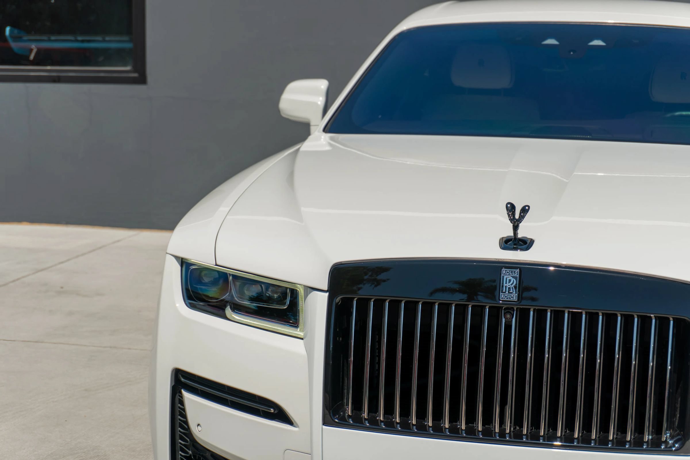 Used 2023 Rolls-Royce Ghost Black Badge w/ Black Badge Ghost Package AWD/4WD image 32