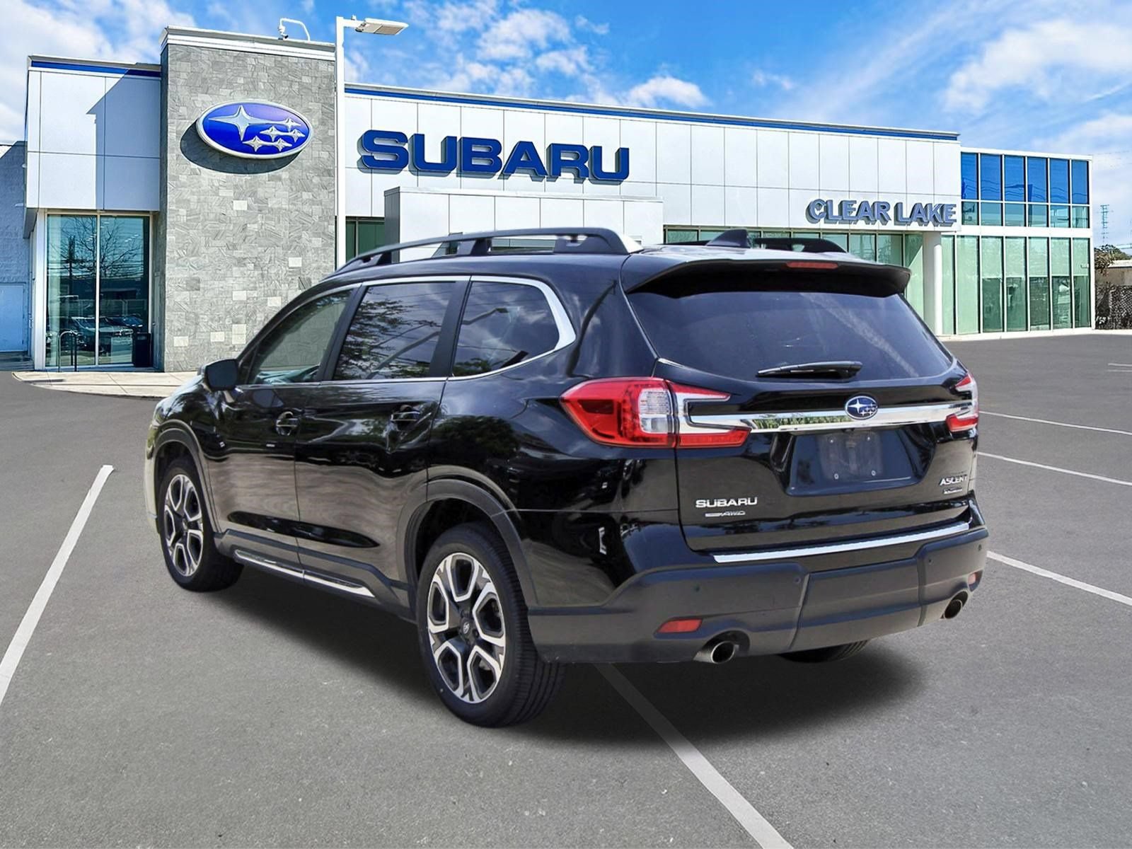 Used 2023 Subaru Ascent Limited w/ Technology Package AWD/4WD image 4