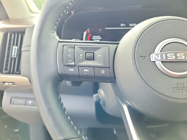 Used 2025 Nissan Pathfinder Platinum w/ Cargo Package FWD image 23