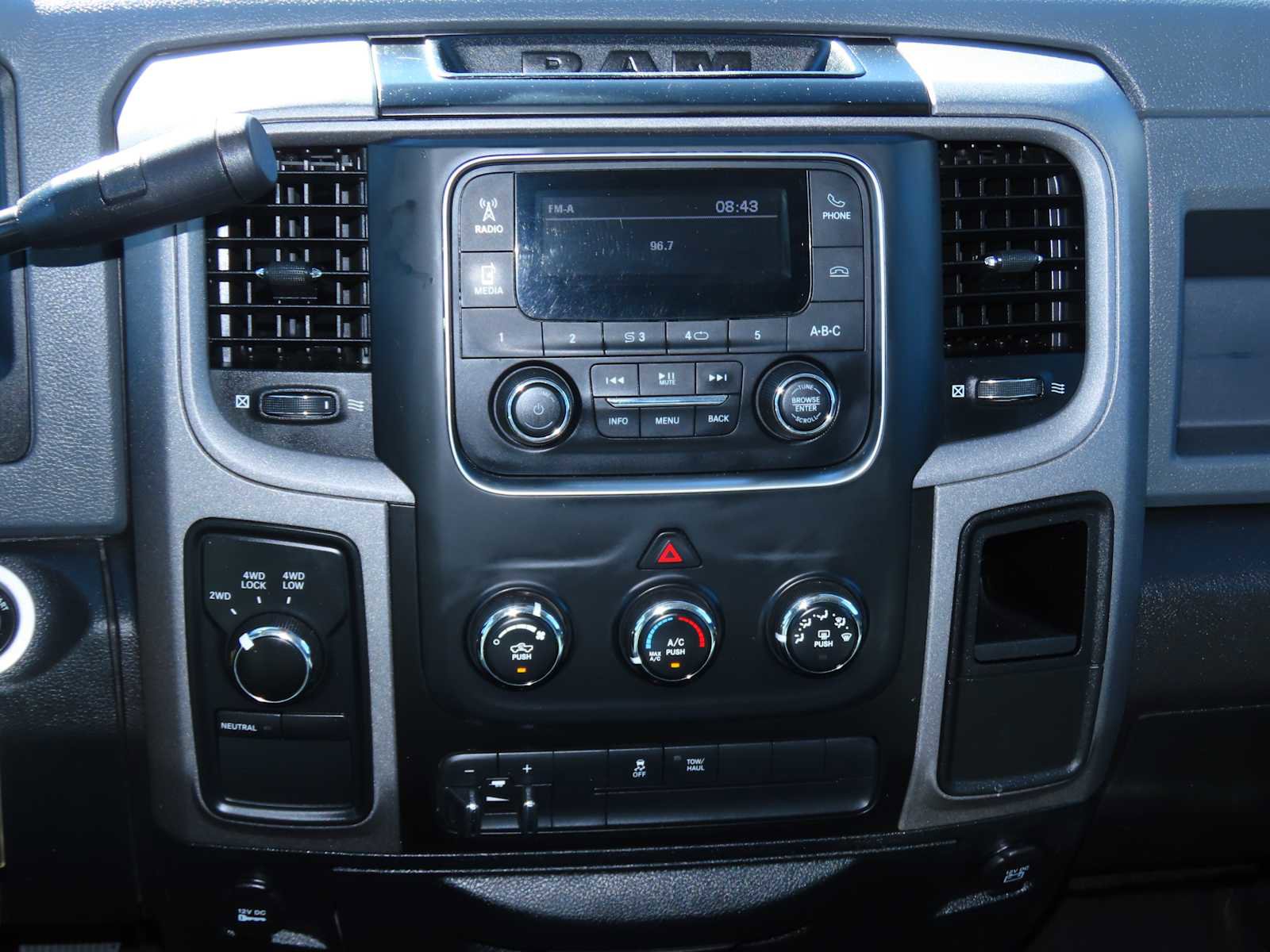 Used 2016 RAM 2500 Tradesman w/ Chrome Appearance Group AWD/4WD image 27