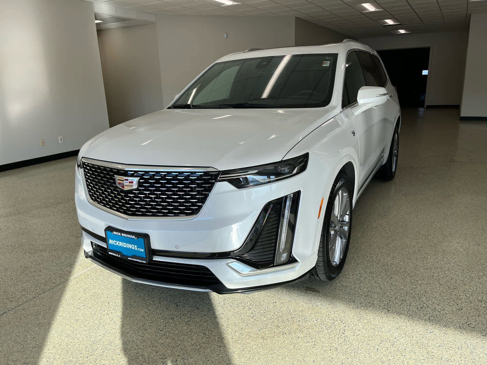 Used 2024 Cadillac XT6 Premium Luxury w/ LPO, Floor Liner Package image 3