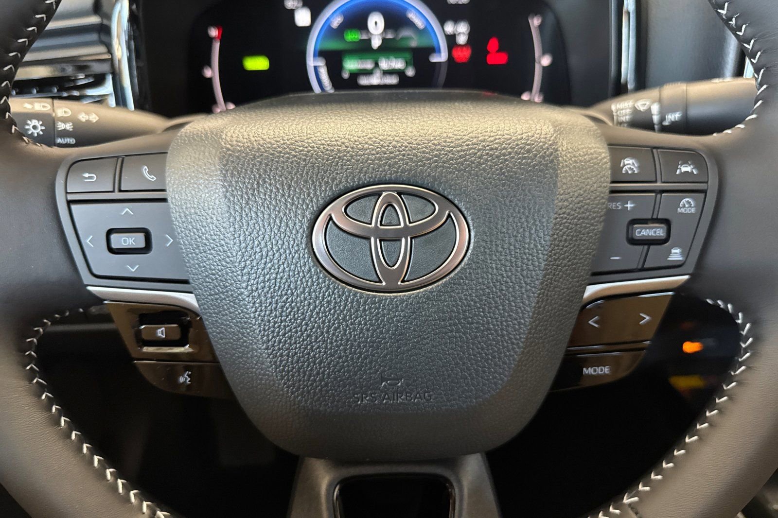 New 2026 Toyota Camry Hybrid FWD image 26
