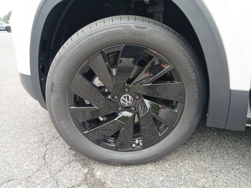 New 2026 Volkswagen Atlas Cross Sport SE image 25