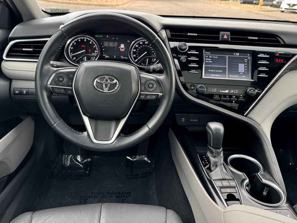 Used 2018 Toyota Camry XLE FWD image 29