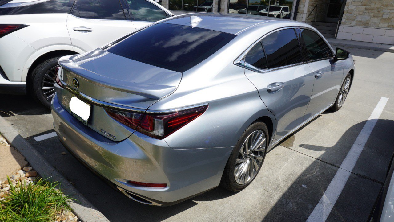 Used 2023 Lexus ES 350 Ultra Luxury w/ Accessory Package (Z2) FWD image 5