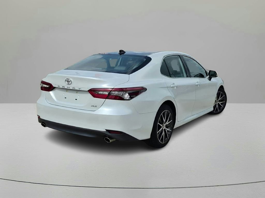 Used 2022 Toyota Camry XLE FWD image 5
